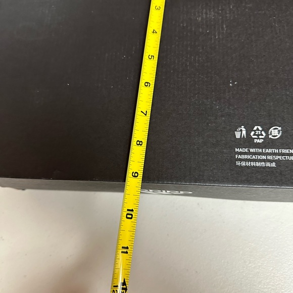 Adidas replacement shoe box - Picture 7 of 11